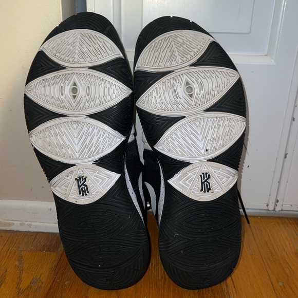 Kyrie 5 TB Black Nike Size 13 - Picture 7 of 7